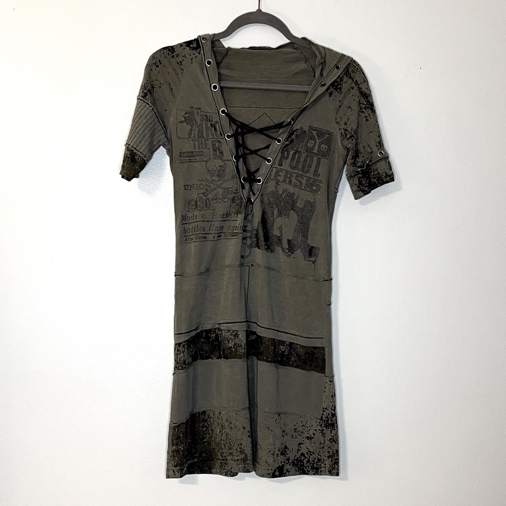 SALVAGE Hooded Graphic Lace-Up Short Sleeve Dress